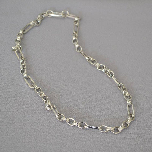 Modern Interlocking Gold Chain Necklace - Zafari Studio Jewelry